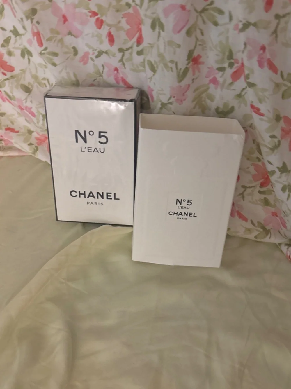 Chanel number five women’s perfume brand new and sealed 3.4 ounce
